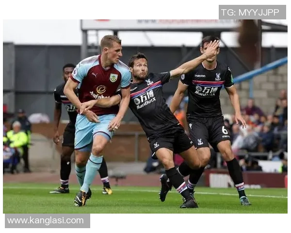 2017英超第12轮曼联主场迎战劲敌全力争胜展现强大实力 2017英超第12轮曼联主场迎战劲敌全力争胜展现强大实力