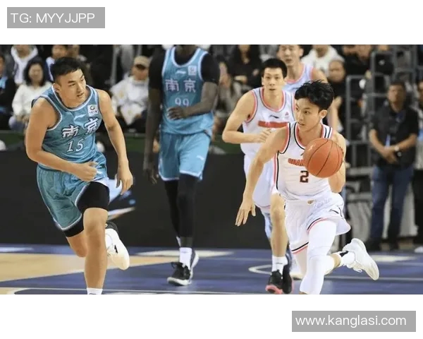 任骏飞领衔全队奋战新赛季展现卓越球技与团队精神的决心与信念