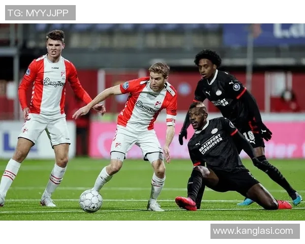 埃因霍温FC迎战多德勒支激战即将上演球迷期待精彩对决 埃因霍温FC迎战多德勒支激战即将上演球迷期待精彩对决