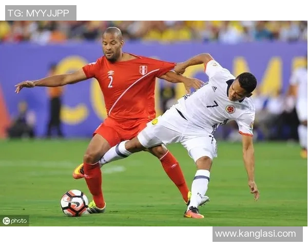 回顾秘鲁与丹麦精彩对决录像分析与比赛亮点解析 回顾秘鲁与丹麦精彩对决录像分析与比赛亮点解析