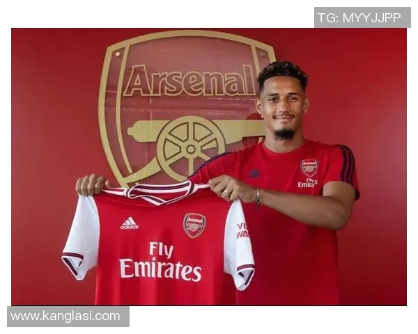 哈维西蒙斯崛起之路:从青年才俊到足球场上的新星 哈维西蒙斯崛起之路:从青年才俊到足球场上的新星